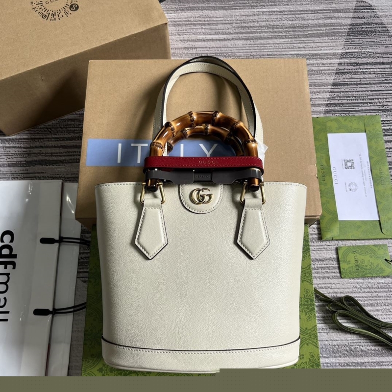 G*u*i bucket bags